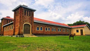 Emmanuel Cathedral, Mvara