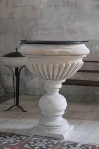 Taufbecken in der Kirche Notre-Dame in Dives-sur-Mer