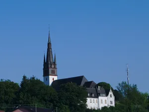 Kath. Pfarrkirche St. Peter und Paul, Alter Kirchhof