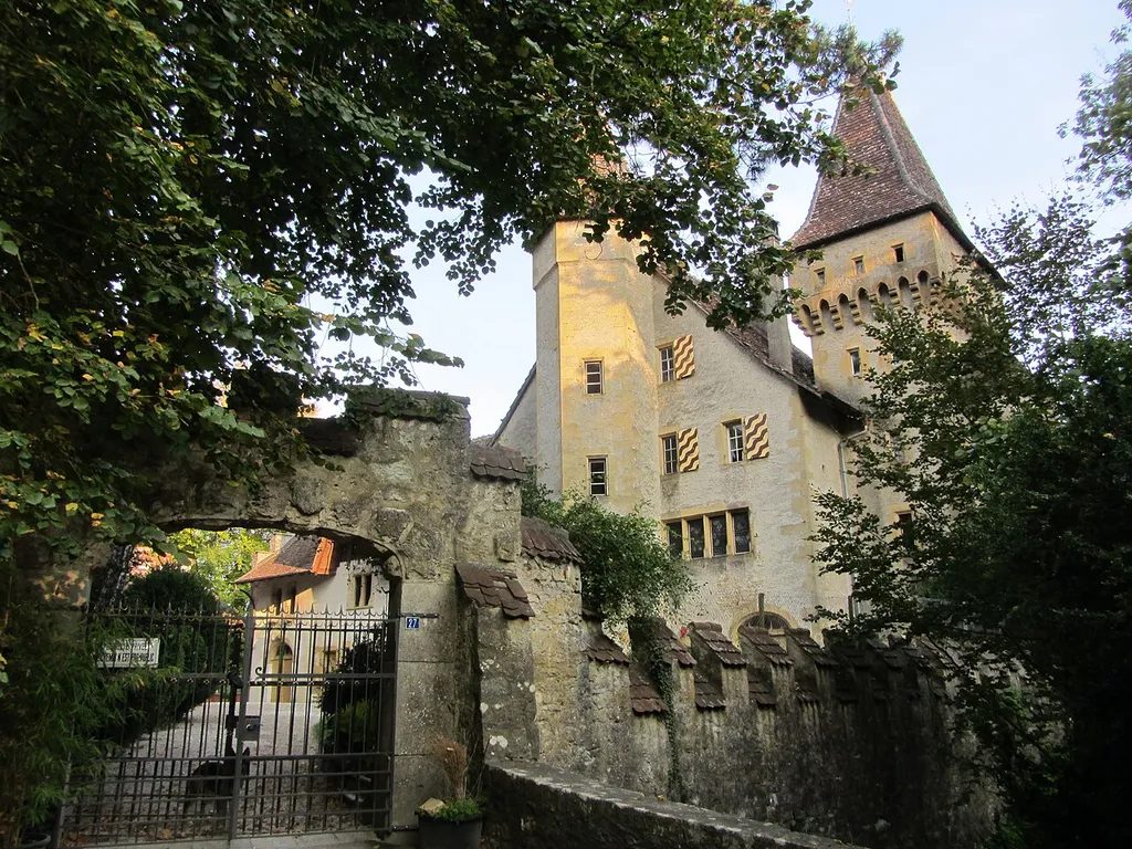 Switzerland, Cressier, Castle Jeanjaquet, entrance