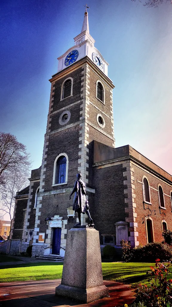 St Georges Church and Pocahontas Statue