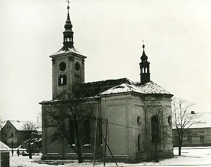 Kostel sv. Leopolda před demolicí v 70. letech 20. století.