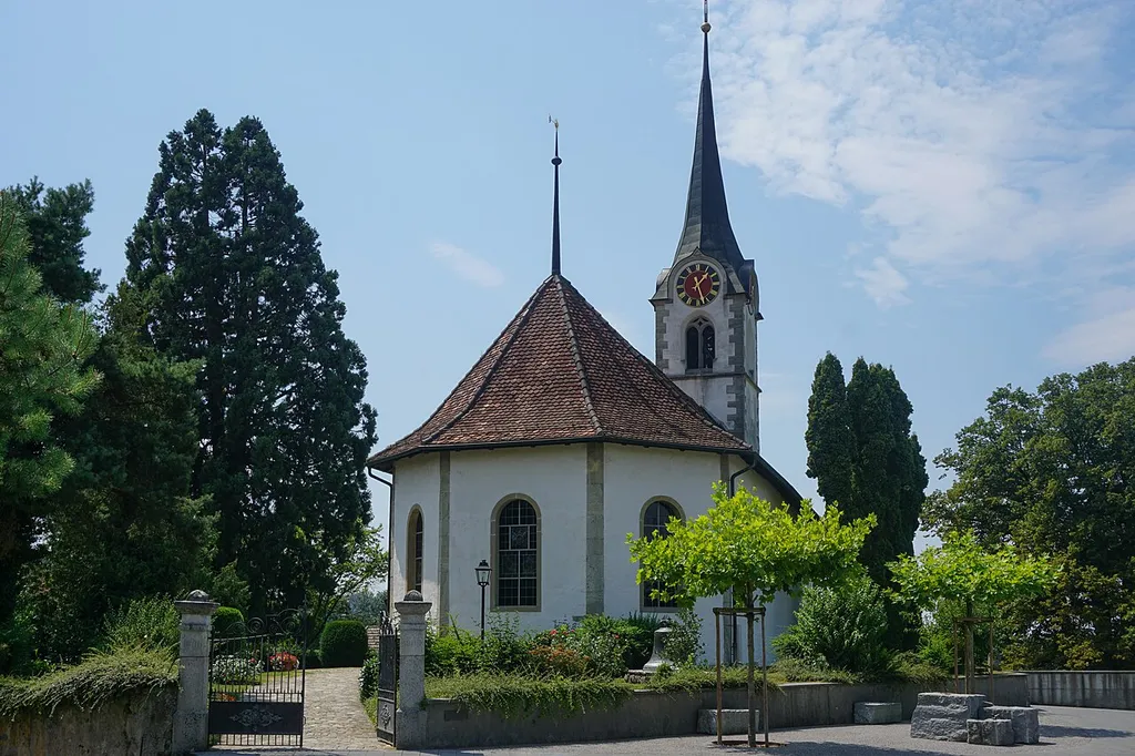 Kirche Seedorf bei Aarberg mit Eingang von Nordost