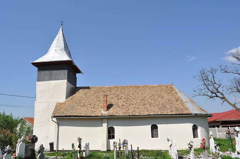Biserica "Sf. Apostoli Petru și Pavel", sat SĂLAŞU DE SUS; comuna SĂLAŞU DE SUS