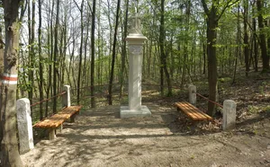 Dreifaltigkeitssäule auf dem Kirchenweg Zitternberg-Gars