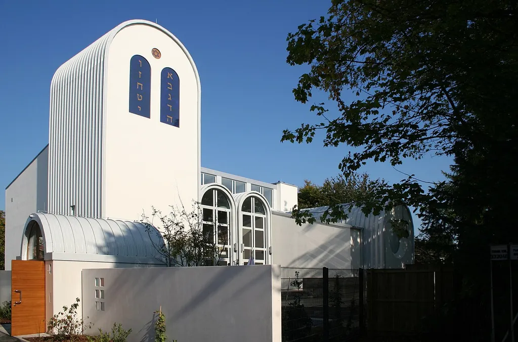 Beit Tikwa synagogue