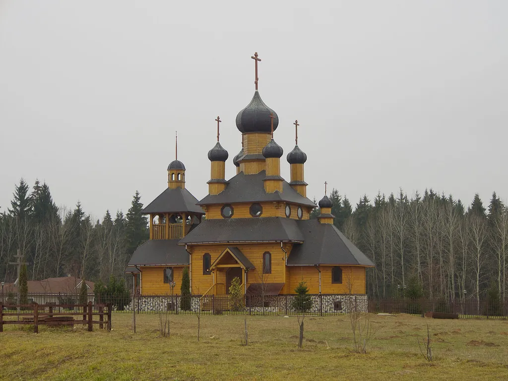 Dudutki is in the county, about 45minutes drive from Minsk. It is an open-air museum consisting of different buildings all constructed in the old Belarussian style. You may wander around the buildings yourself, but I recommend taking a guided tour. The museum has several different parts all exhibiting crafts and trades from Belarus' history. The owners of the museum have travelled Belarus visiting the villages and interviewing the oldest inhabitents to learn, and keel alive these crafts. You can visit (and try!) the only legal Samagonka still in Belarus. Samagonka is a home-made spirit made from grain, powerful stuff! You will be offered bread with honey and sala (pig fat!) as zakuska (something to eat after drinking). The museum also houses a blacksmith, pottery, bakery, woodcraft and art exhibition. They have some livestock, horses, foul and bizzarley some ostriches. You can also have a traditional Belarussian meal, you must order this before your tour, and it'll be cooked whilst you are visiting the museum, then afterwards you travel to another location 5min away and your lunch is served.