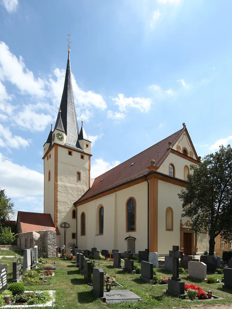 Katholische Pfarrkirche Mariae Himmelfahrt in Stettfeld