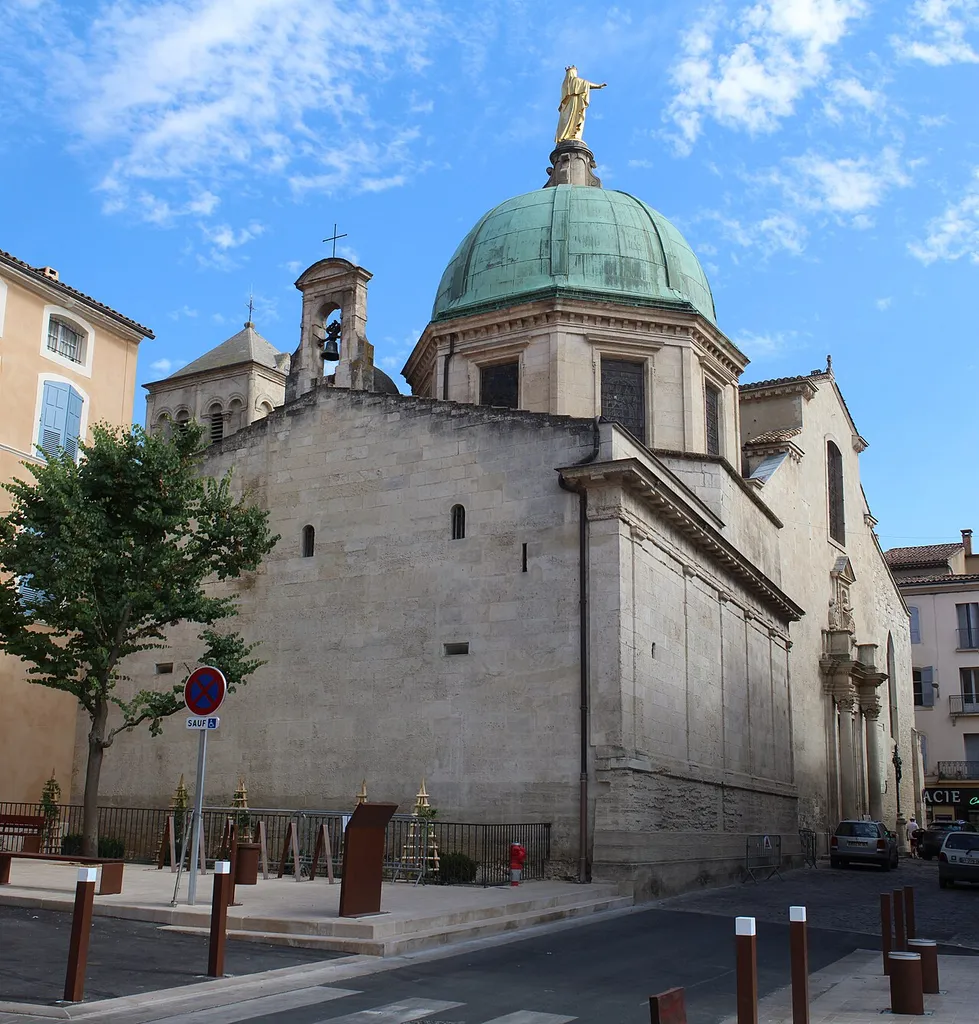 Apt Cathedral
