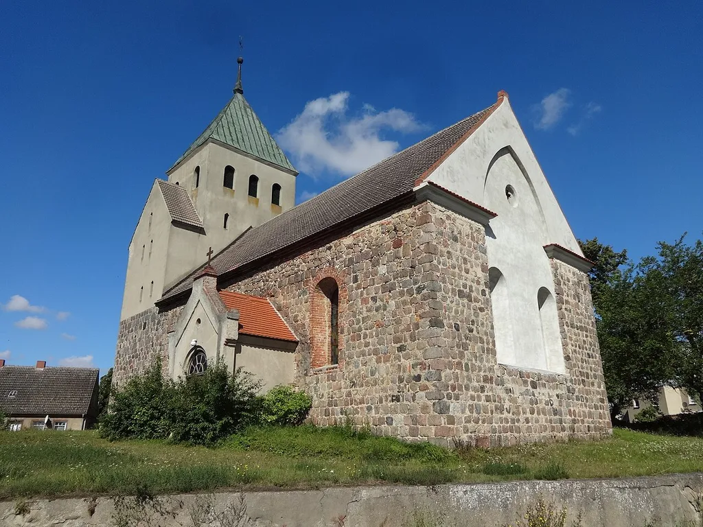 Die Dorfkirche in Haßleben ist eine Saalkirche aus der ersten Hälfte des 13. Jahrhunderts und einer Südvorhalle aus dem Jahr 1887. Im Innern befinden sich eine neugotische Kanzel aus dem Jahr 1887 sowie eine Orgel von Friedrich Hermann Lütkemüller von 1863.