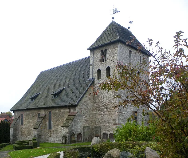 Blick auf die St. Georgskirche von Norden