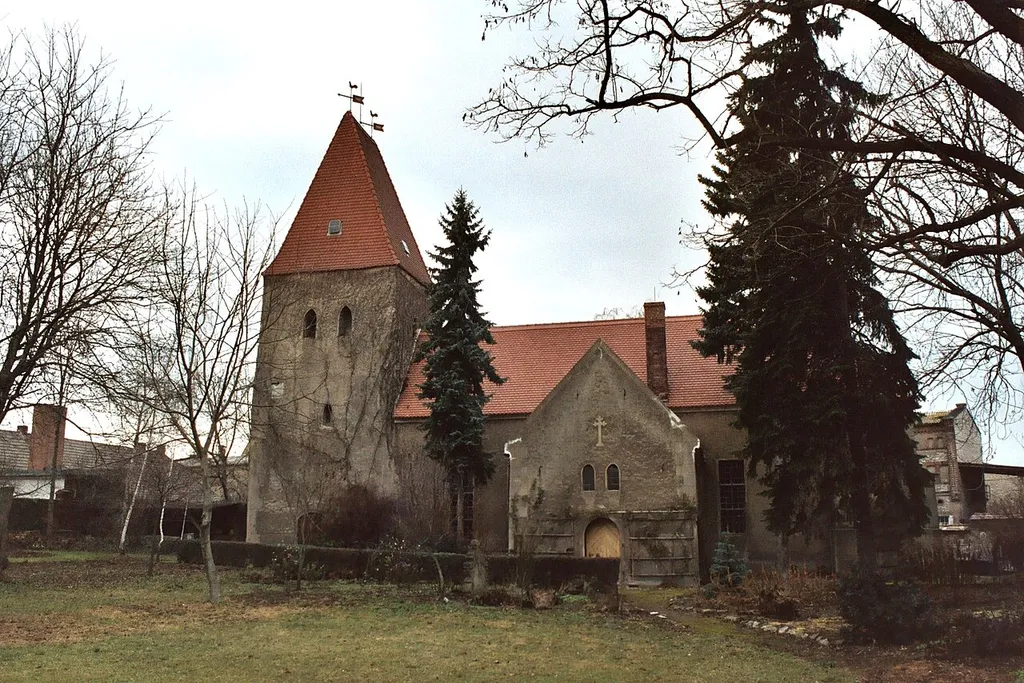 Glöthe (Staßfurt), the village church