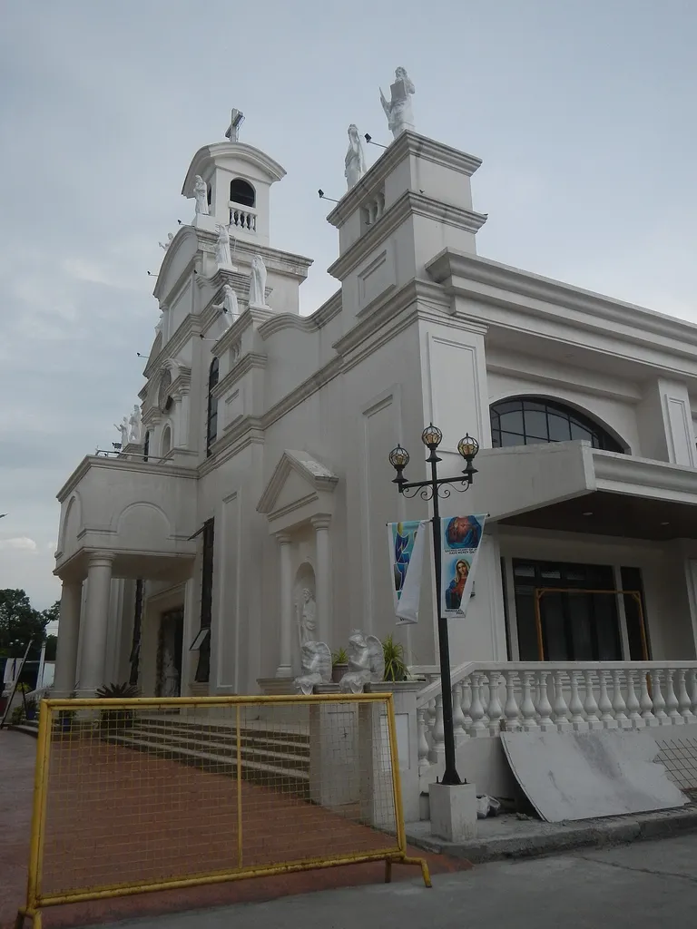 Sacred Heart of Jesus Parish Church (Brookside Hills, San Isidro, Cainta, Rizal) Roman Catholic Diocese of Antipolo built in 2011 Solemnly Dedicated October 1, 2016 Barangay San Isidro 14°37'2"N 121°6'56"E Cainta, Rizal along Ortigas Avenue Extension corner Felix Avenue also known as Imelda Avenue; (Note: Judge Florentino Floro, the owner, to repeat, Donor Florentino Floro of all these photos hereby donate gratuitously, freely and unconditionally all these photos to and for Wikimedia Commons, exclusively, for public use of the public domain, and again without any condition whatsoever).