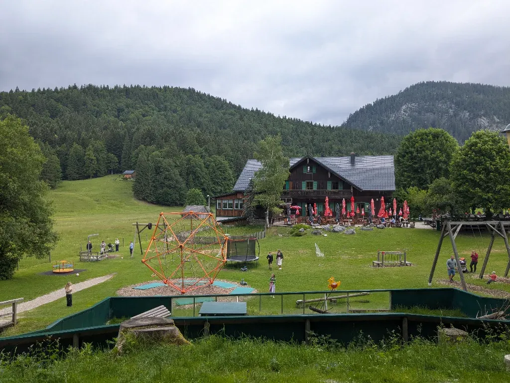Blaa-Alm mit Spielplatz