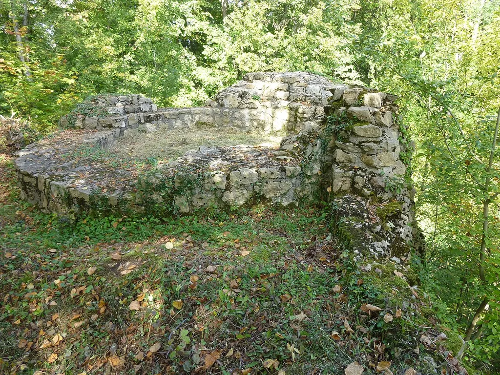 Burgruine Urgiz, Turm ca Ende 13. Jahrhundert