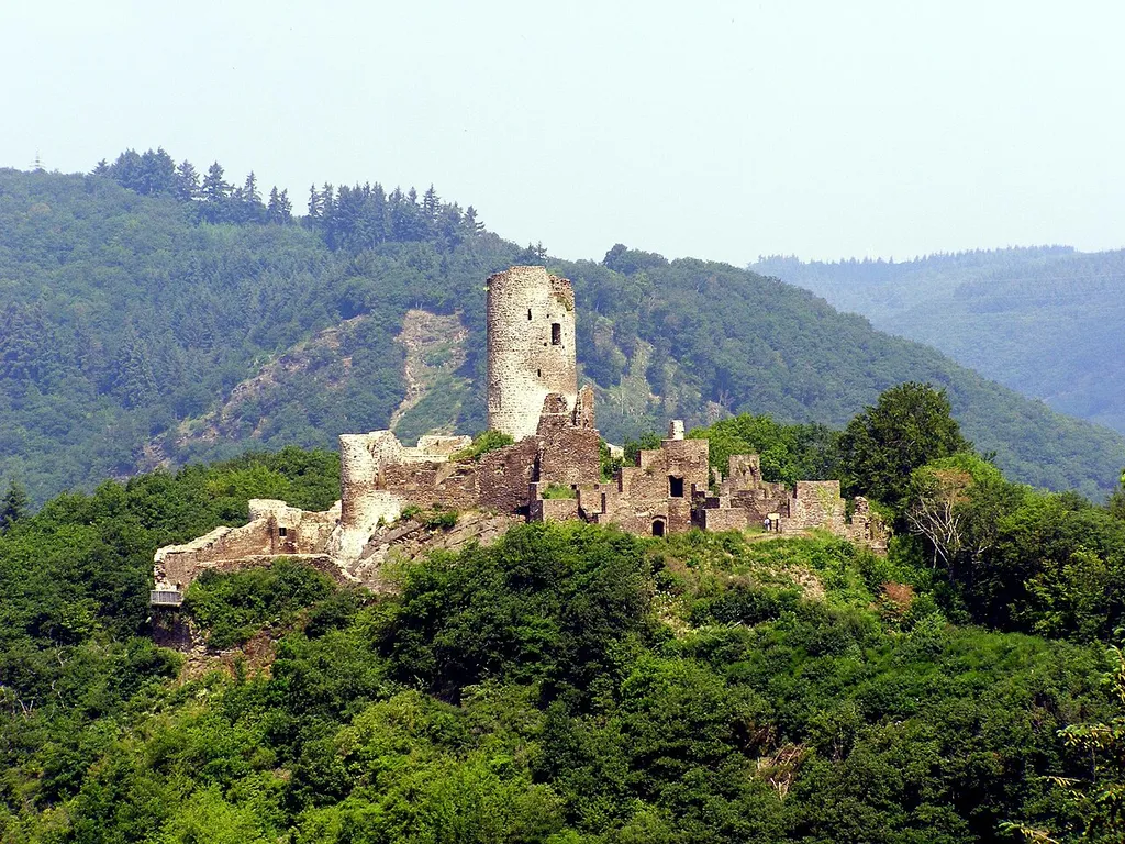 Ruine Winneburg bei Cochem/Mosel; aufgenommen Juni 2006, von der Wilhelmshöhe