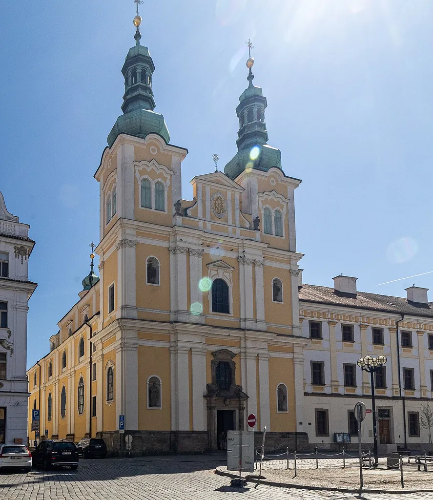 Kostel Nanebevzetí Panny Marie v Hradci Králové