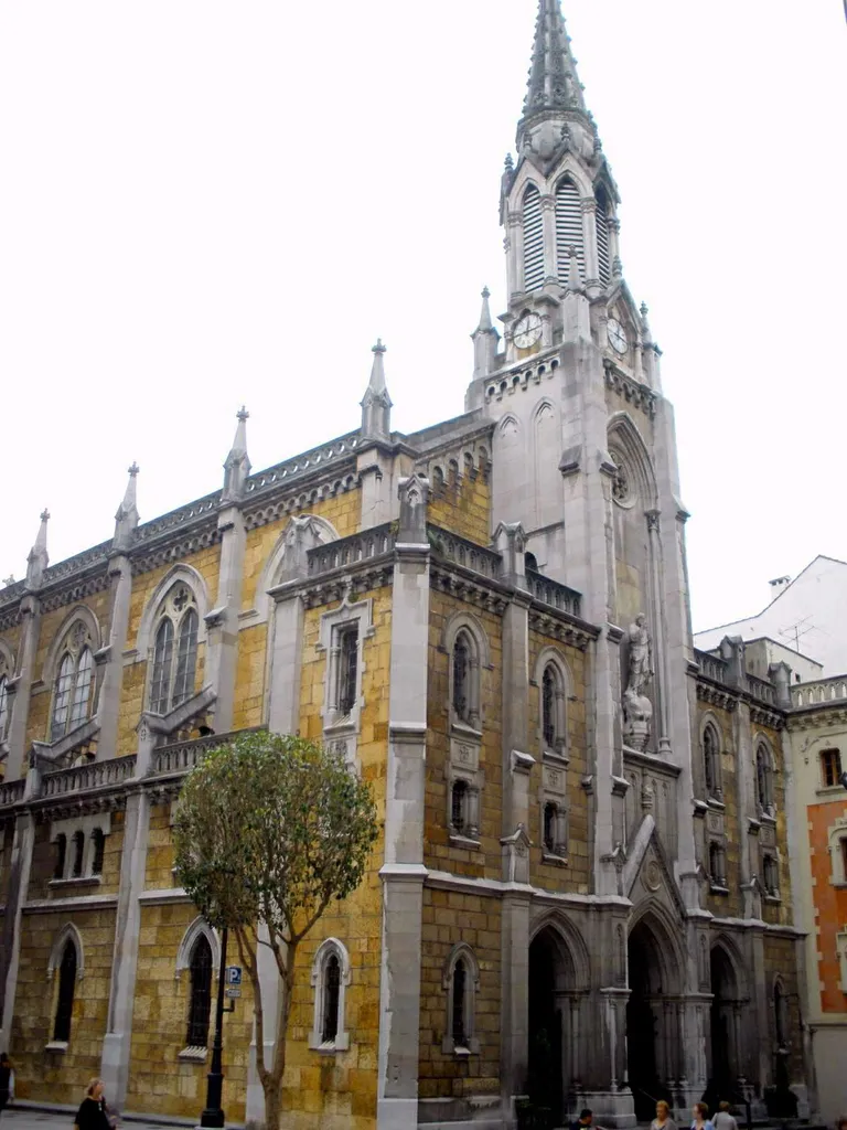Iglesia del Sagrado Corazón de Jesús (Jesuitas), en Oviedo