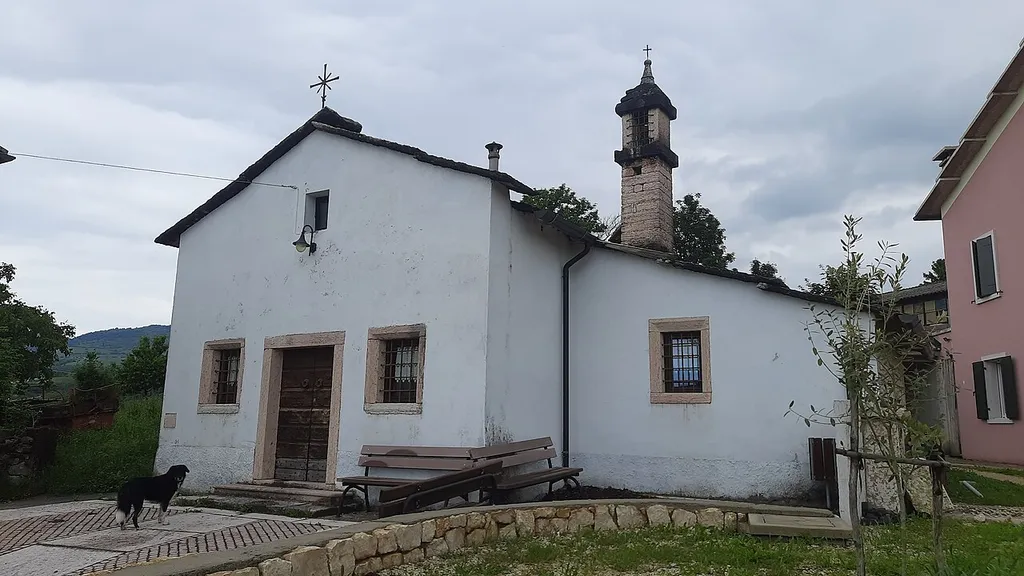 Costamora, frazione di Erbezzo, provincia di Verona: la chiesa di San Giovanni Battista.