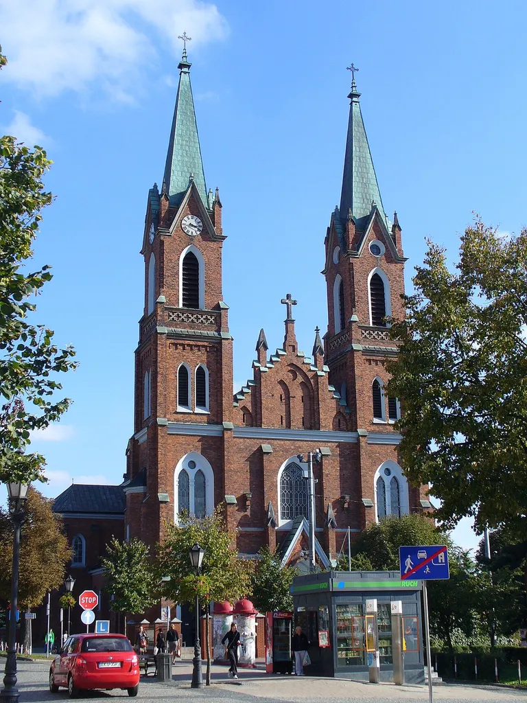 Kutno, ul. kard. Stefana Wyszyńskiego 4 - kościół parafialny pw. św. Wawrzyńca, mur., 1883 (zabytek nr 444 z 13.03.1978)