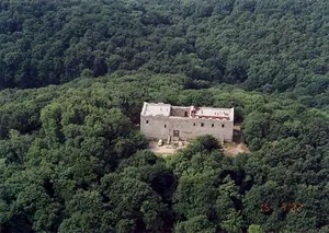 Várgesztes Castle