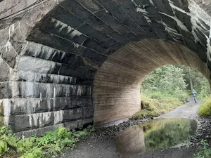 Yanisyarvi railway station bridge