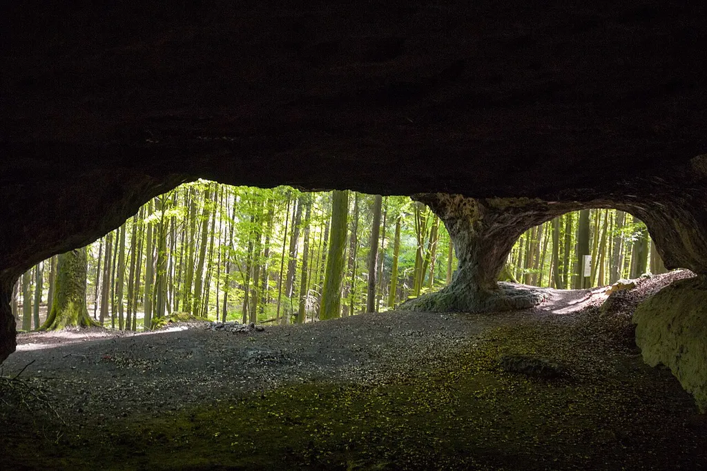 Geiskirche, Höhle, A 96, Naturpark Fränkische Schweiz-Veldensteiner Forst, Neukirchen bei Sulzbach-Rosenberg