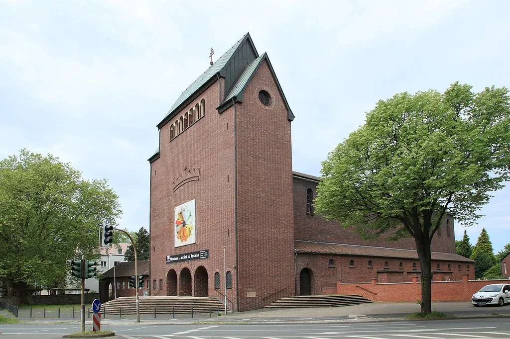 Christ-König-Kirche, Ecke Steinring/Düppelstraße in Bochum