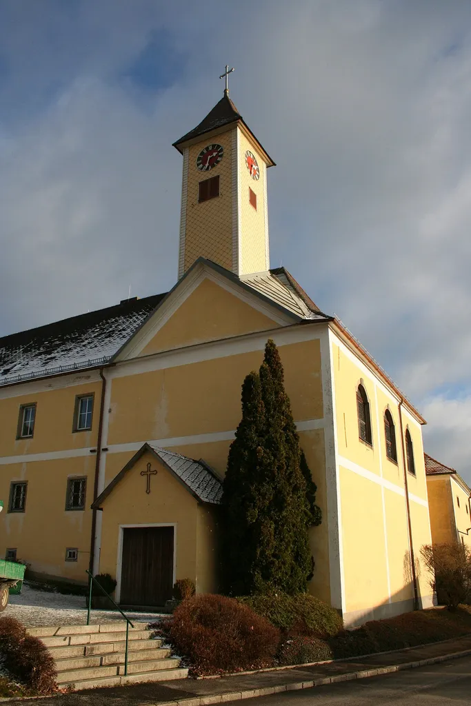 Sog. Neues Schloss mit Filialkirche Göttlicher Heiland