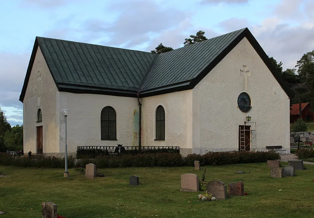 Barva kyrka från sydväst.