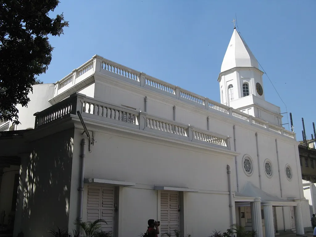 The Armenian Church of Calcutta (Kolkata) built in 1724 has the distinction of being the oldest church in Calcutta (Kolkata)..The Armenian Church of Calcutta (Kolkata) is surrounded by a graveyard contain a large number of graves.
