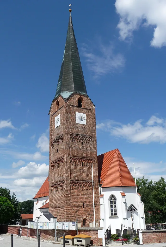 Die Pfarrkirche St. Maria, St. Philippus und Jakobus in Wittibreut