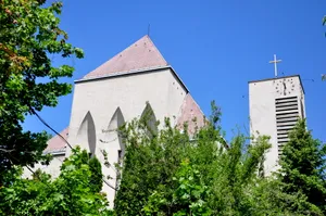 Holy Spirit Church, Remetekertváros