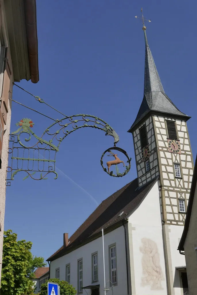 Kirche und Gasthaus gehören zusammen ("davor und danach")