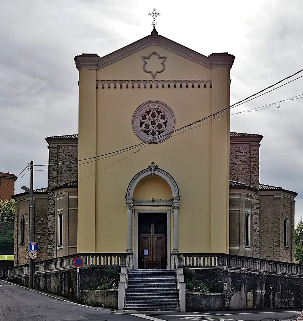 Facciata della chiesa dei Santi Fermo e Rustico (Lomaniga, Missaglia)