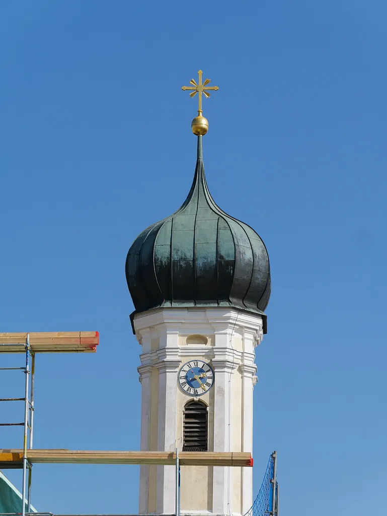 Dasing, Ortsteil Laimering, Riedener Str. 11, Katholische Pfarrkirche St. Georg. Weitere Bilder erst später möglich, da die Kirche z.Zt. Großbaustelle
