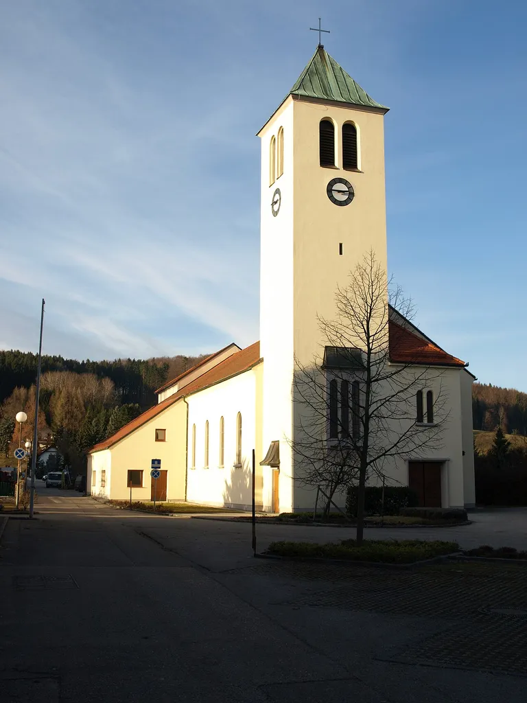 Kath. Pfarrkirche Hl. Familie