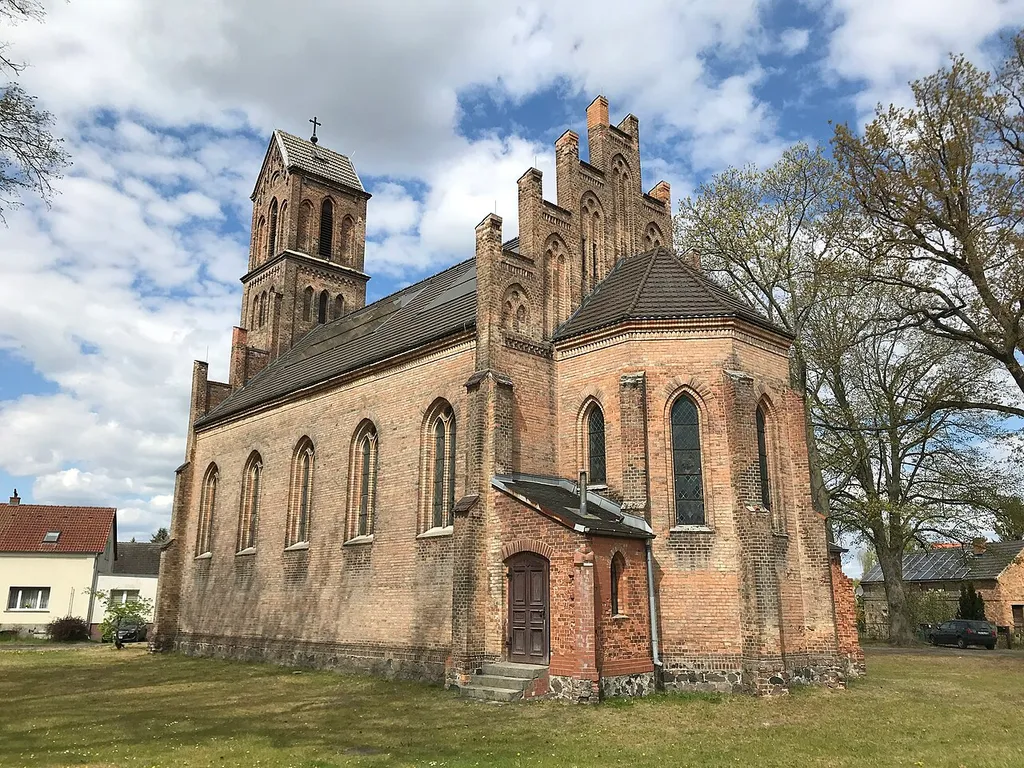 Die Dorfkirche Kablow ist eine neogotische Saalkirche in Kablow, einem Ortsteil der Stadt Königs Wusterhausen. Im Innern steht unter anderem ein Altar von 1516.