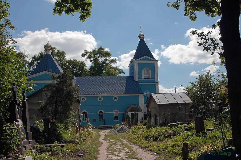 Церква Св. Іакова, Житомир, вул. Перемоги, 74. Розташована на Руському (Вільському) цвинтарі Житомира. Церква освячена и почала діяти у 1837 році. Перший кам"яний православний храм у м. Житомирі. Споруджена на місці захоронення тимчасового генерал-губернатора Волинського та Подільського Потьомкіна Якова Олексійовича на кошти та зха клопотанням його дружини Ольги Потьомкиної.. В подальшому декілька разів добудовувалась і розширювалась.
