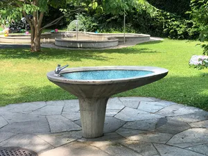 Fountain Lake Side Beach Tiefenbrunnen 2