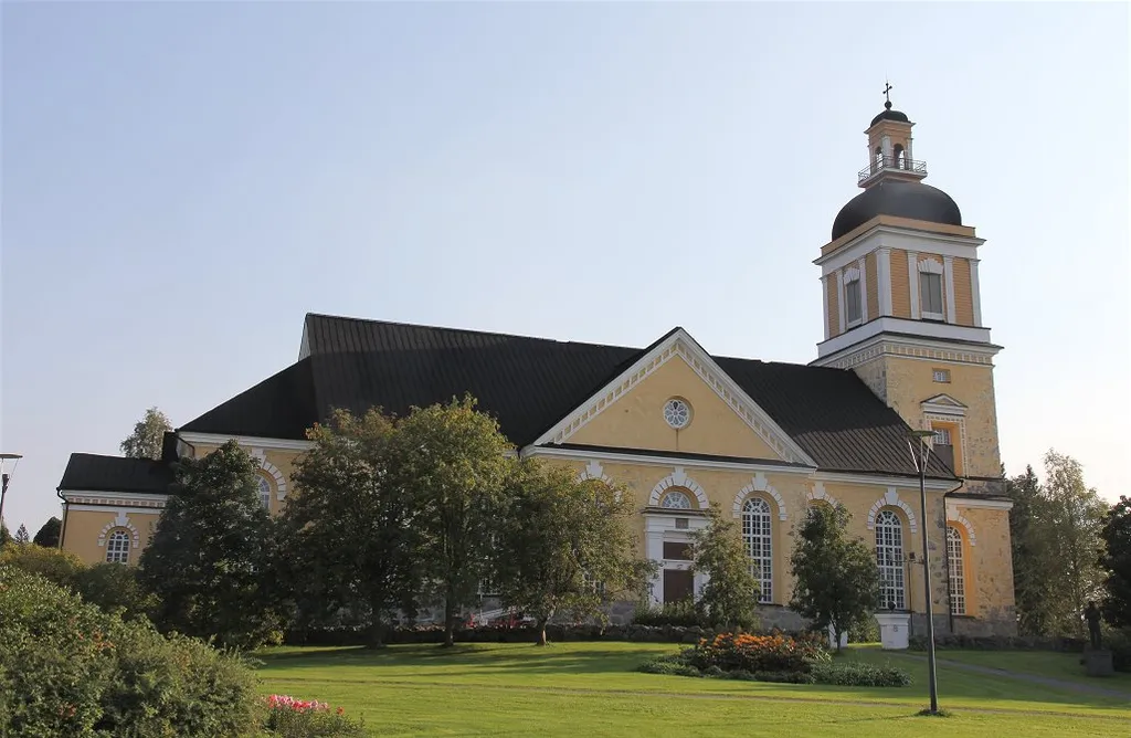 Leppäviran kirkko on Leppävirralla sijaitseva Carl Ludvig Engelin suunnittelema ja vuonna 1846 valmistunut kivinen päätytornillinen pitkäkirkko. Intendentinkonttori laati kirkon piirustukset 1835. Kirkon pinta-ala on 1500 neliötä ja siinä on istumapaikkoja 2200 hengelle. Kirkko on Suomen 7. suurin luterilainen kirkkorakennus.
