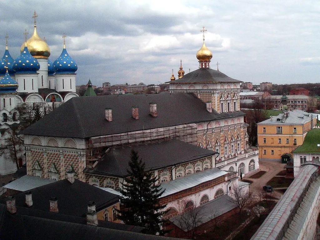 Церковь преподобного Сергия с Трапезной палатой Свято-Троицкой Сергиевой Лавры. 1686–1692 годы. (Сергиев Посад)