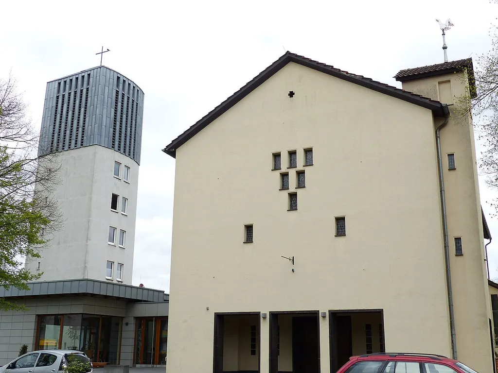 Außenansicht der Auferstehungkirche, DU-Ungelsheim