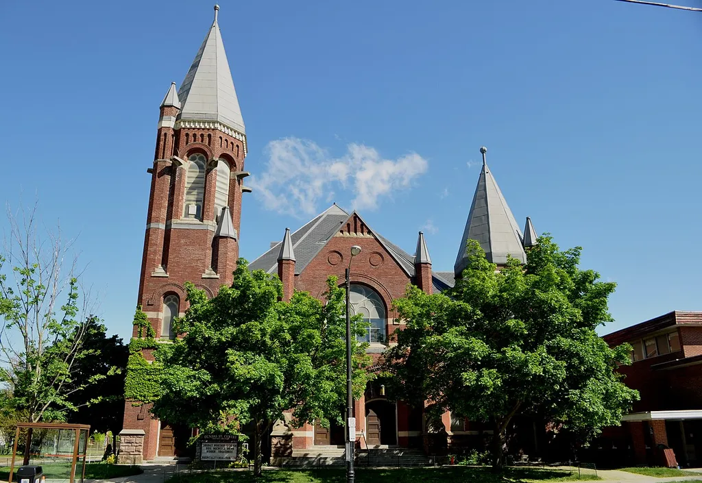 482 Dundas St Centre United Church, London, Ontario
