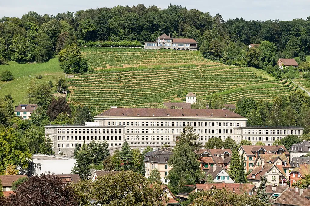 Kantonsschule im Lee und Restaurant Goldenberg