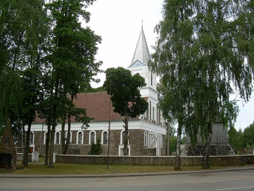 Darbėnų bažnyčia