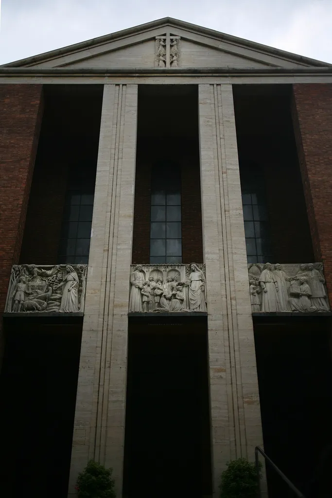 Chiesa di San Gaetano, Milano, facciata