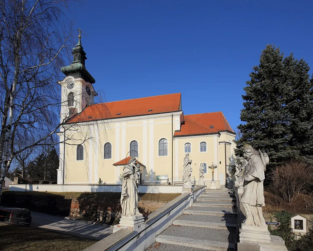 Katholische Pfarrkirche hl. Margaretha in der niederösterreichischen Stadtgemeinde Wolkersdorf im Weinviertel.