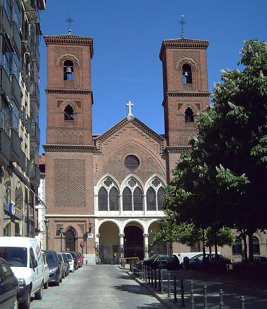 Iglesia parroquial Virgen de la Paloma y San Pedro el Real. Neo-Mudéjar church in Madrid (Spain). Projected by architect Lorenzo Álvarez Capra and built between 1896 and 1912. Restoration and first alteration in 1978 by Antonio Ábalos Culebras.