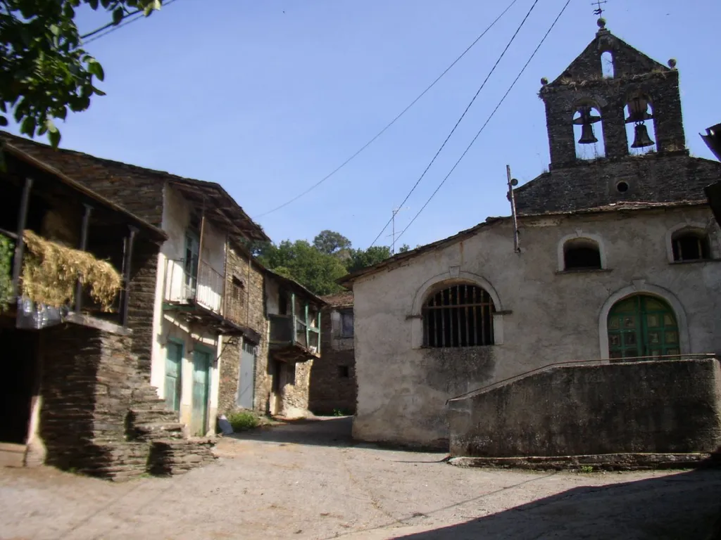 Pequeño pueblo en el trayecto desde Triacastela hacia Samos.